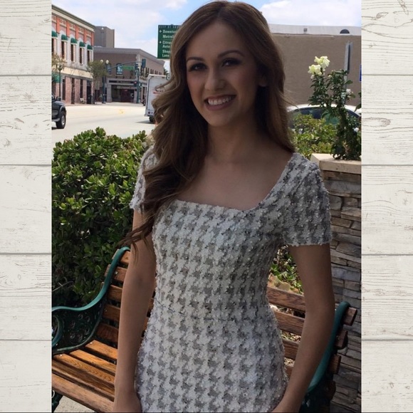 Houndstooth Cap-sleeve Dress - Picture 2 of 3